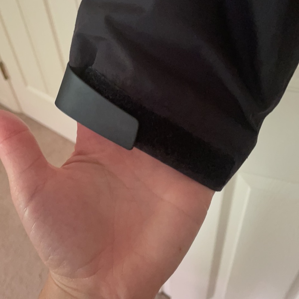 Women’s Small NorthFace Shell Jacket - Picture 7 of 9